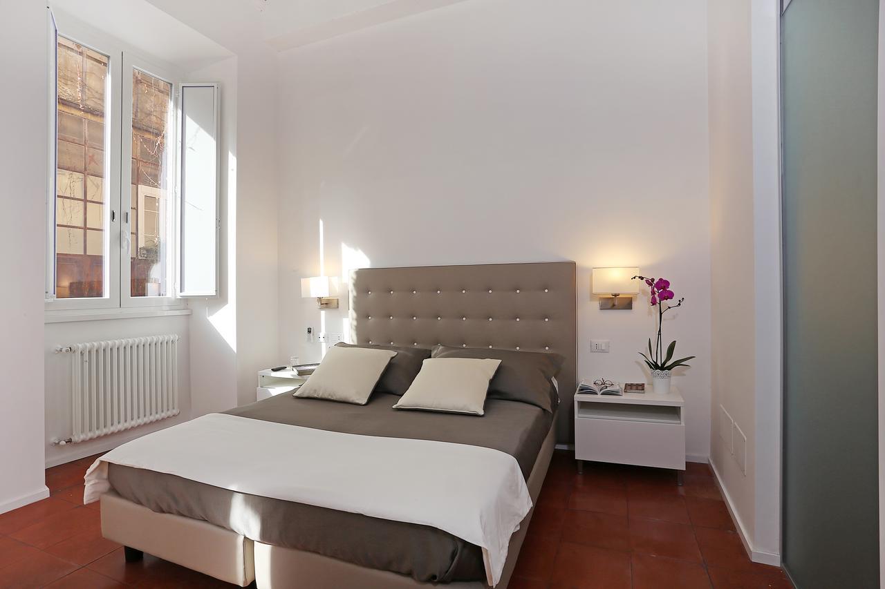 ローマ Domus Croce Bed & Breakfast エクステリア 写真