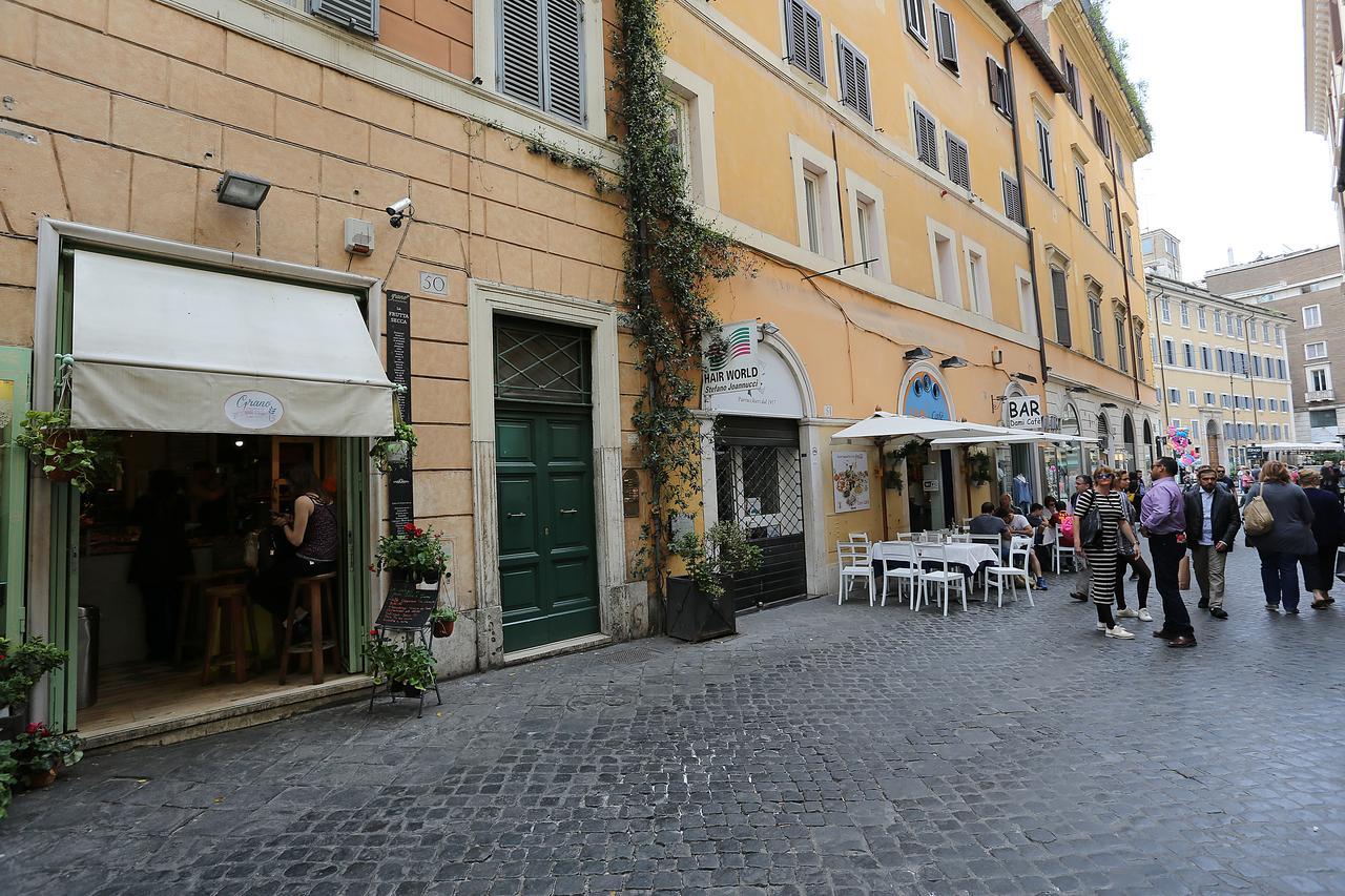 ローマ Domus Croce Bed & Breakfast エクステリア 写真